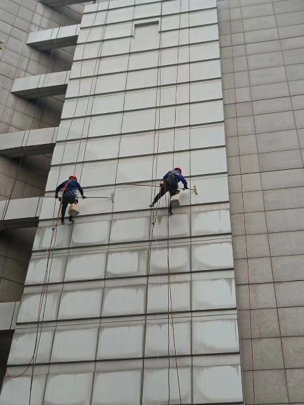 大英高空外墙清洗